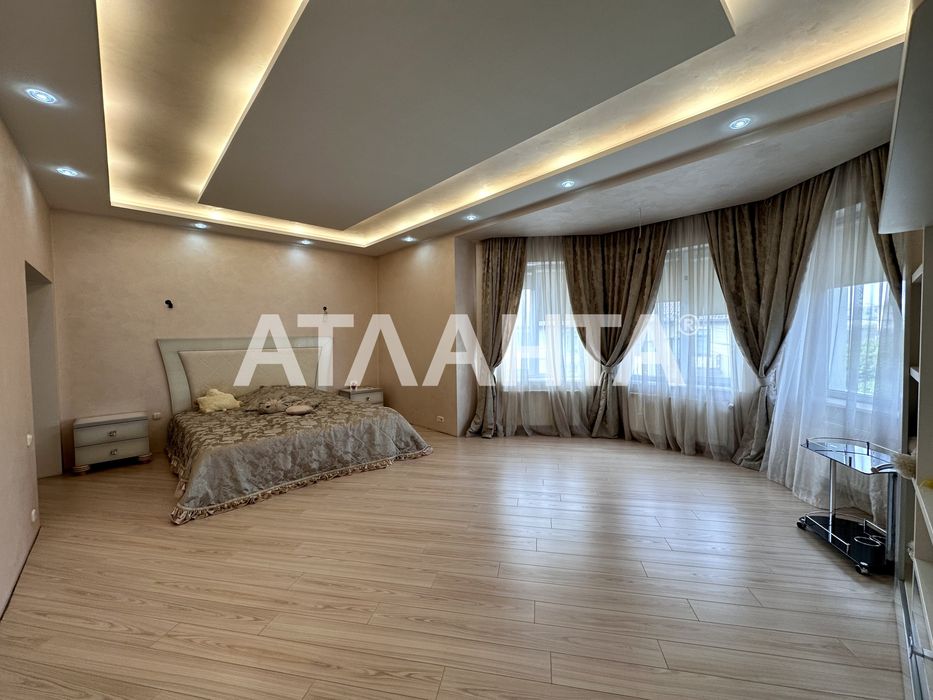 3-уровневый дом с ремонтом на 5.5 сотках на Фонтане