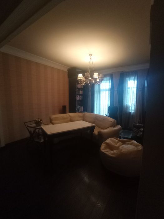 Продам пятикомнатную квартиру в Центре