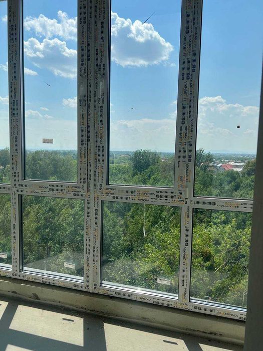 Продається 2 кімнатна квартира . Готова до ремонту