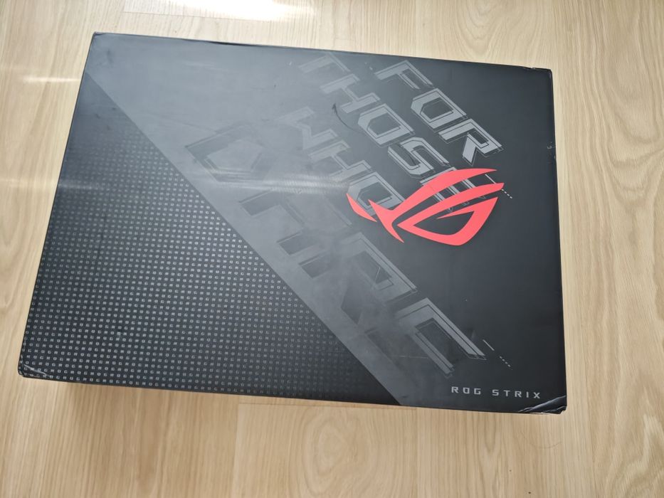 Piękny Laptop Gamingowy Asus Strix 17.3 duży