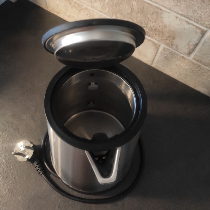 Czajnik elektryczny Kernau KSK 101 Silver