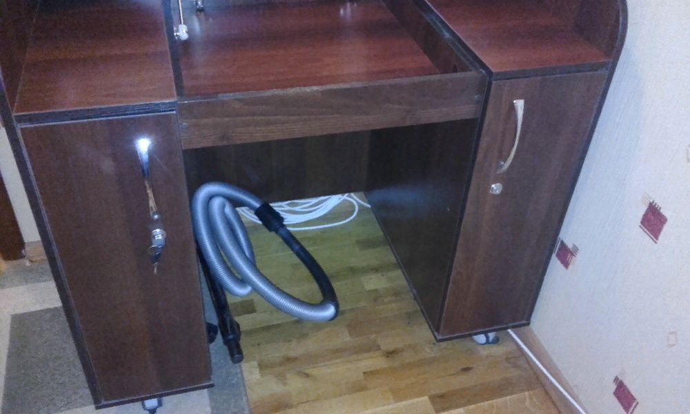 Косметический столик