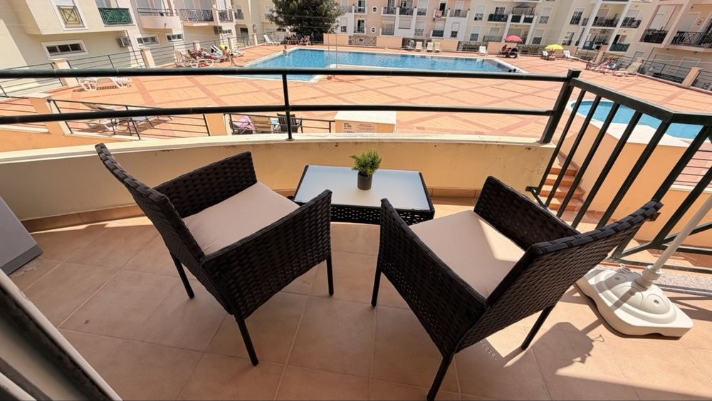 Ultimas semanas de Set 2026 - Ferias (Alugar) - T2  a 700m da Praia • Piscina, Garagem, A/C e Wi-Fi 6 • Armação de Pêra