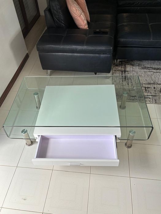 Mesa de apoio de vidro