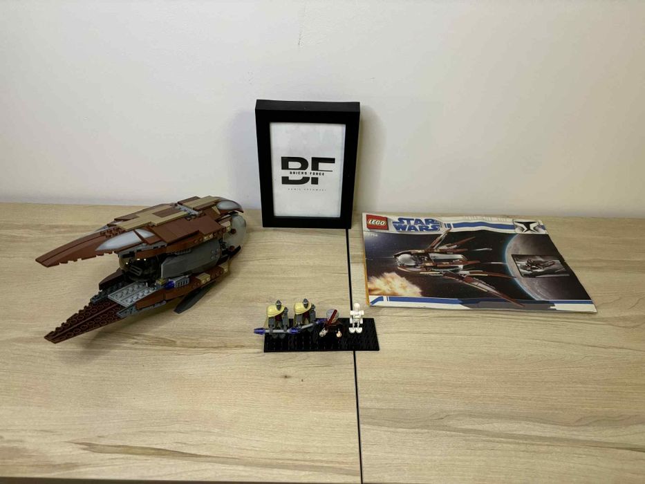 Lego star wars 7752 dooku solar sailer