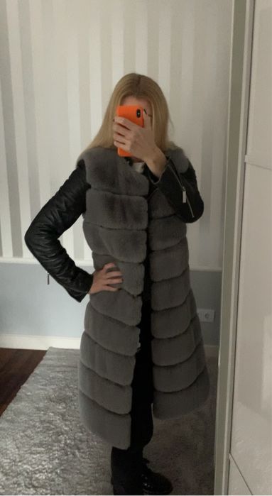 Roberta Biagi szara kamizelka