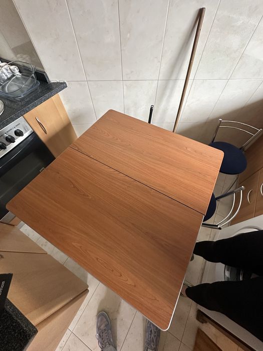 Mesa de cozinha extensível com 2 bancos