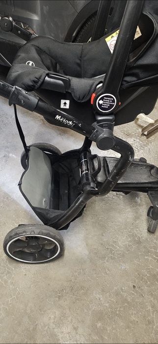 Carro bebe com máxi cosi