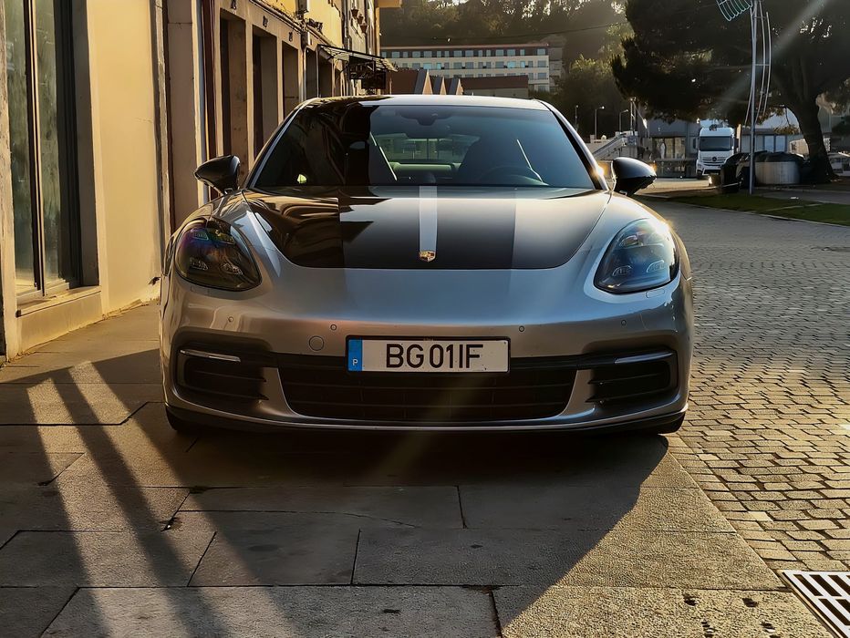 Porsche Panamera 4