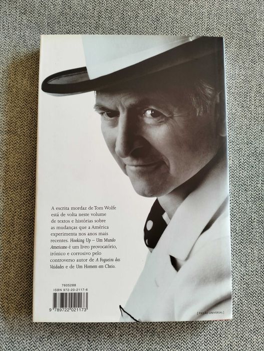 Livro "Hookimg Up - um mundo Amiericado" Tom Wolfe