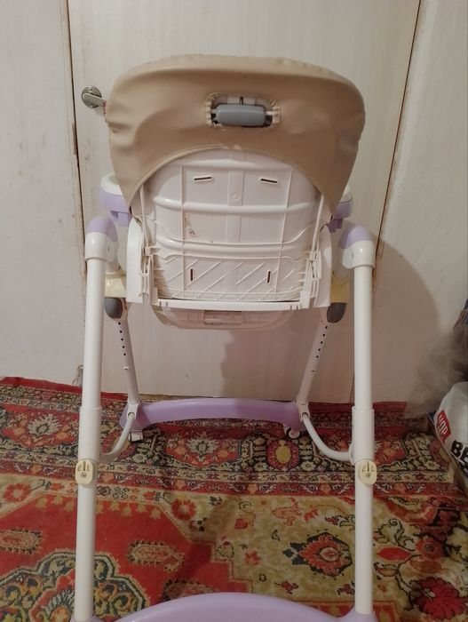 Дитячий столикк для годування