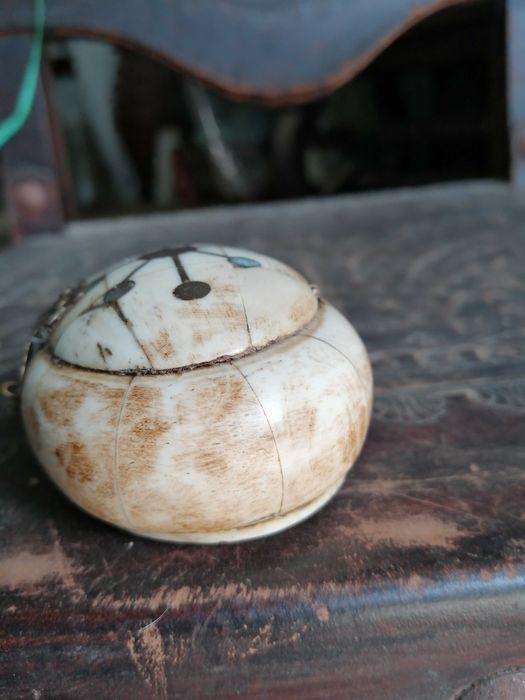 guarda joias pequeno antigo em osso