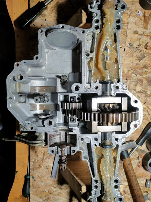 Naprawa regeneracja skrzyni hydrostatycznej Tuff Torq, Hydro Gear