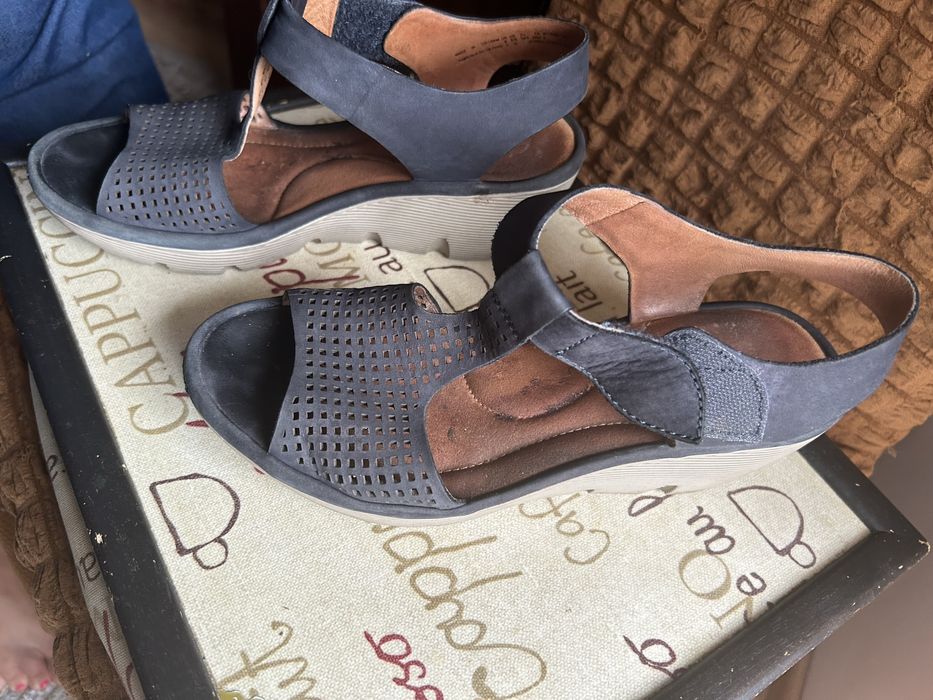 Clarks skóra sandały rozmiar 39,5