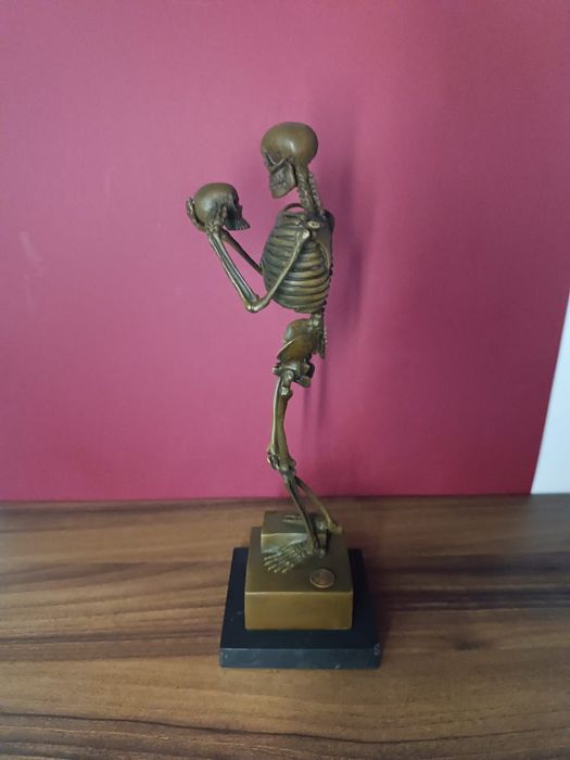 Статуетка скелет бронза мрамор скульптура коллекция
