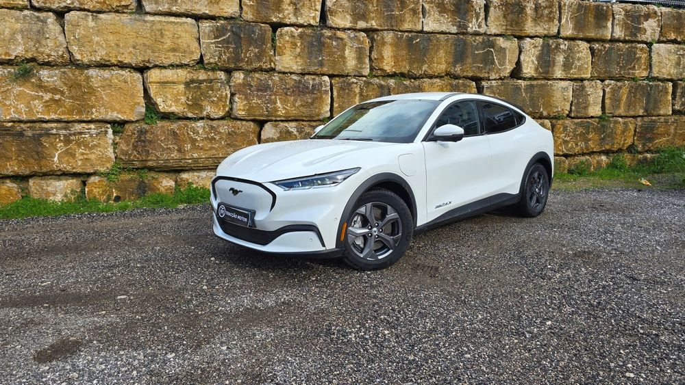 Ford Mustang Mach-E Alargada