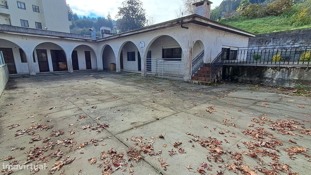 Oportunidade no Centro dos Carvalhos! (transformar em habitação)
