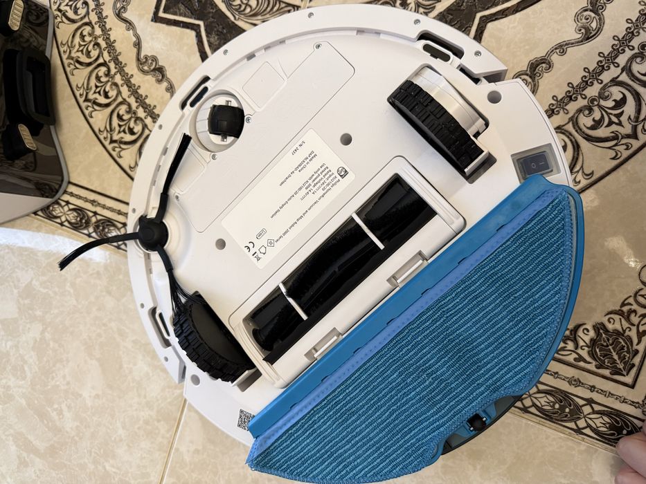 Робот-пилосос миючий Philips XU2000