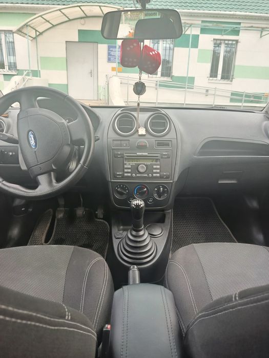 Ford fiesta 1.4 2007 рік