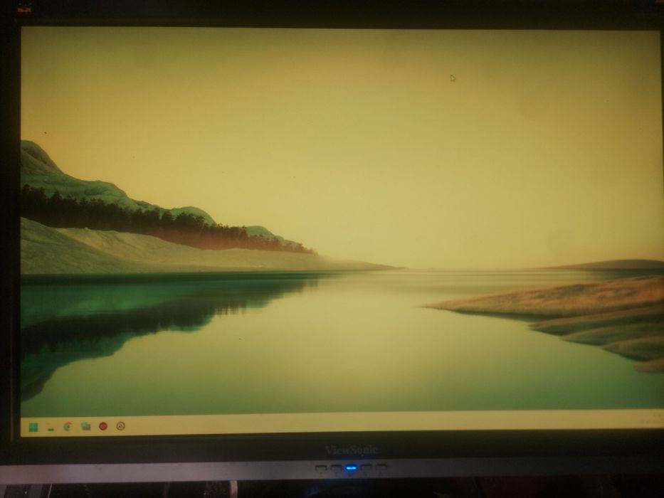 Продам Монитор 22"