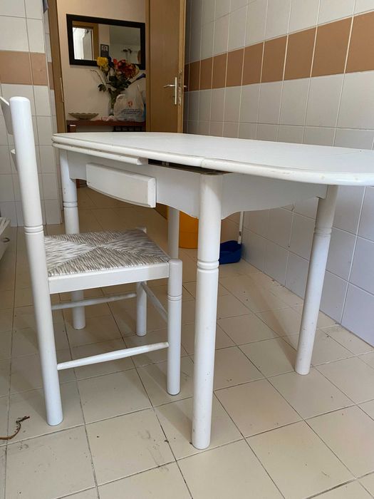 Mesa branca extensível – prática e funcional