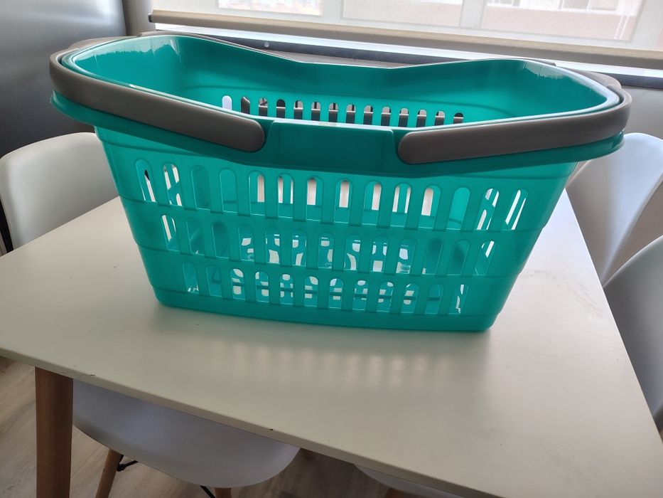 Cestos para roupa e alguidares