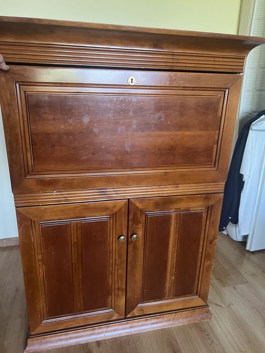 Sekretarzyk drewniany Klose Amber- czereśnia antyczna, stylowy i solidny