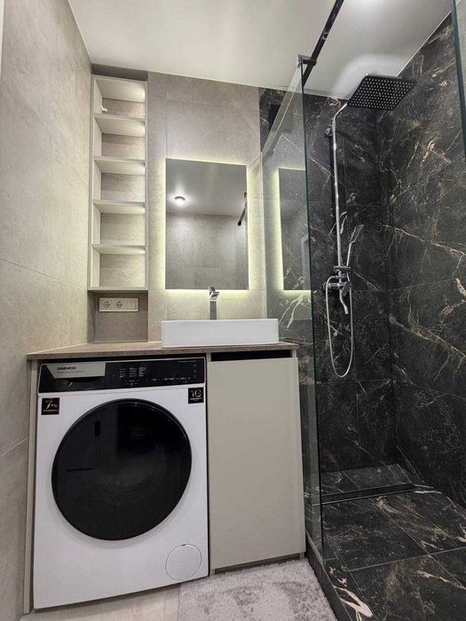 Продаж 1 кім. квартири з ремонтом вул. Роксолани 153