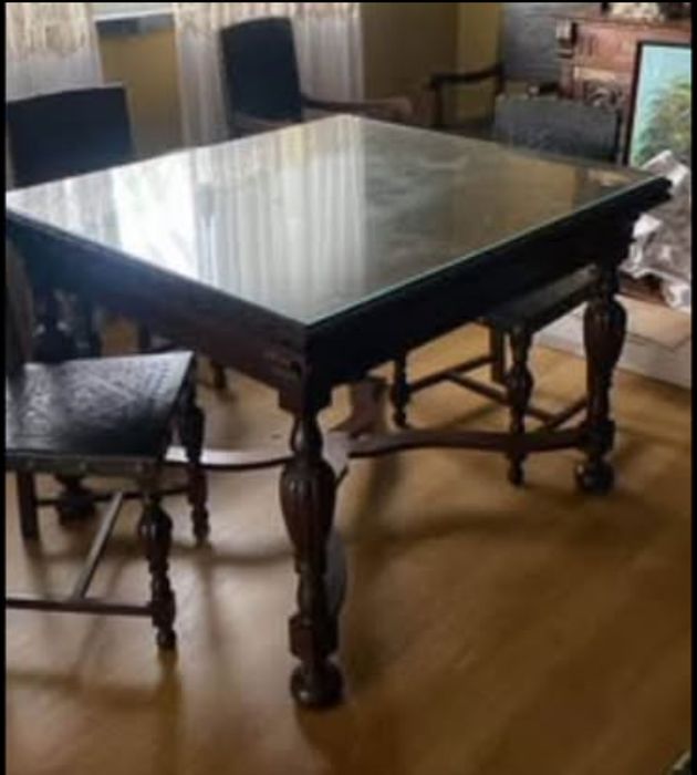 Mesa e cadeiras (venda do conjunto)