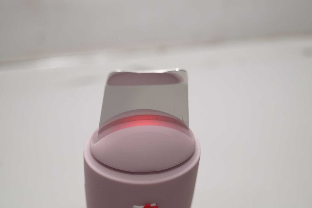 1332 GESKE Hello Kitty MicroCurrent Skin Scrubber & Blackhead Remover 9w1