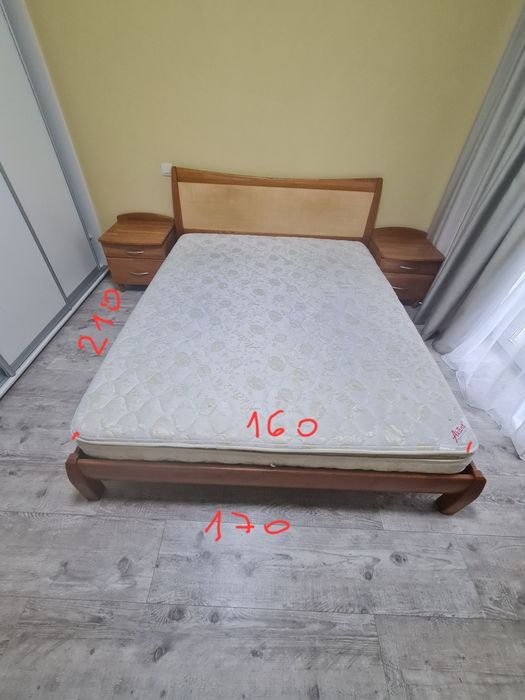 Ліжко двоспальне з ортопедичним матрацом на ламелях