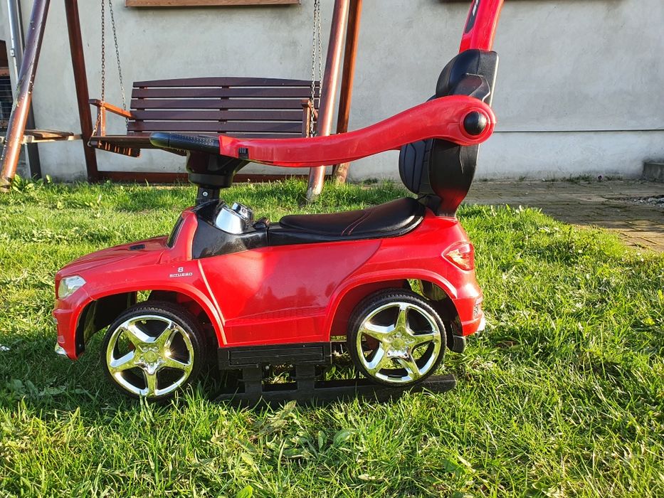 Dziecięcy jeździk z rączką Mercedes Benz AMG C63