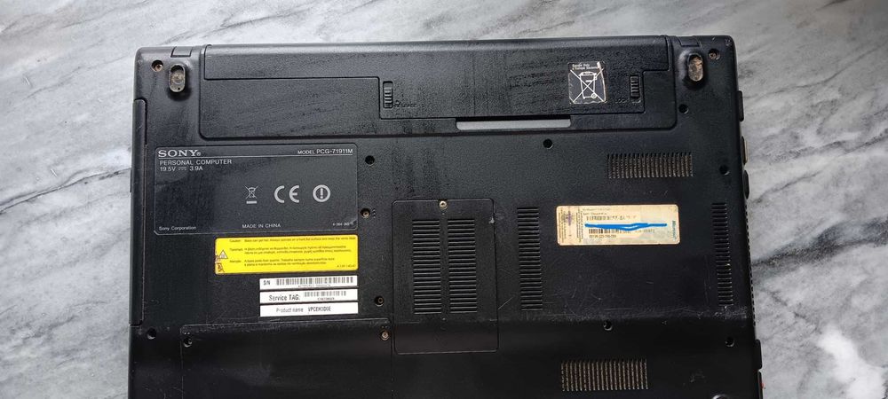 Sony Vaio PCG-71911M avariado
