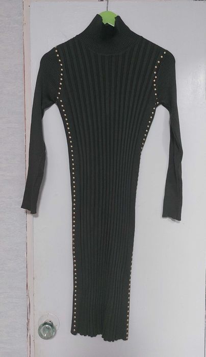 Трикотажное платье размер L