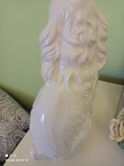 Pies porcelanowy