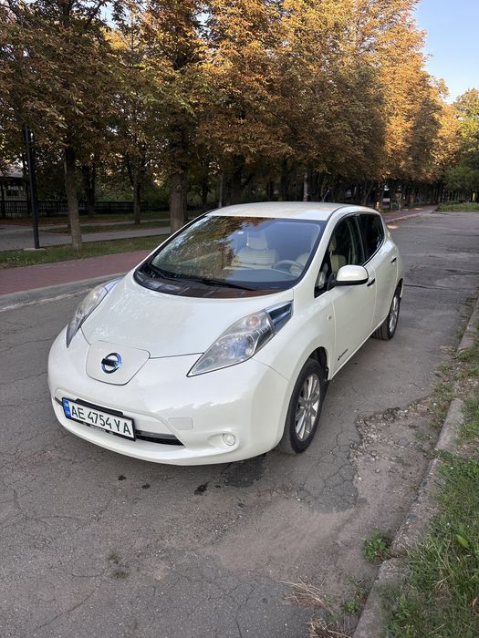 Автомобіль NISSAN Leaf 2012