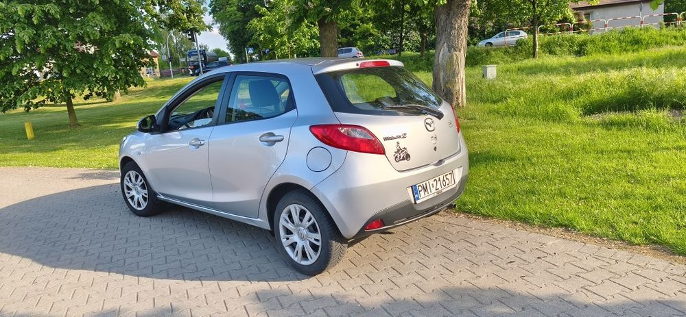 MAZDA 2 zadbana, rok  2011