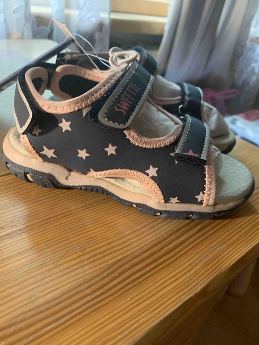 Босоніжки на дівчинку  26розмір