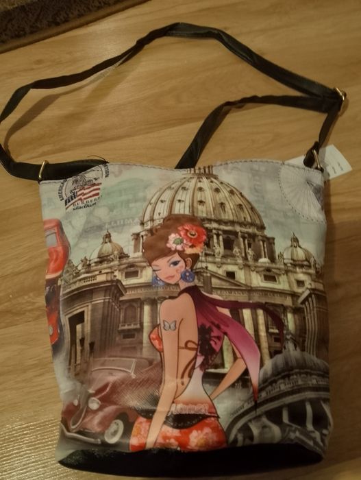 Nowa torebka cross body z nadrukowanym motywem