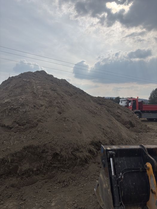 Sprzedam ziemie,humus do ogrodów.