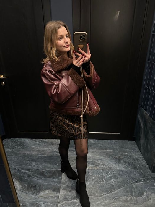 Дублянка кольру бордо Bershka