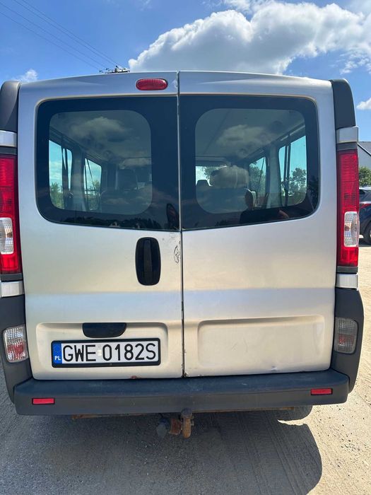Opel Vivaro 2.0 DIESEL 9 osobowy cena brutto