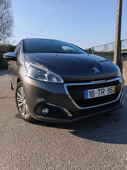 Peugeot 208 1.2 PureTech Style – 2017 | 60.000 km | Excelente Estado