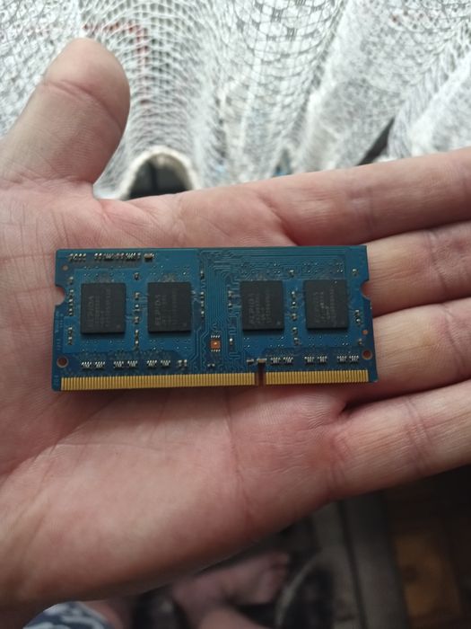 Оперативка до ноутбука 4gb DDR3