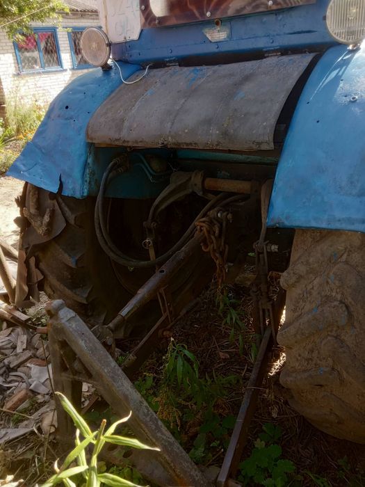 Трактор колісний