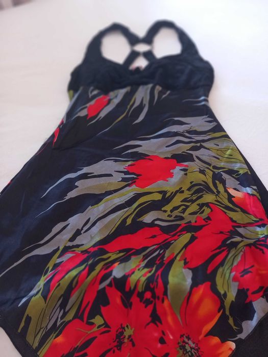 2 blusas + 3 bikinis