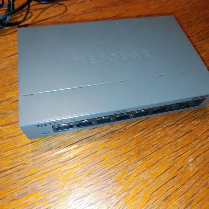 Netgear Ethernet Switch 2 sztuki + zasilacz