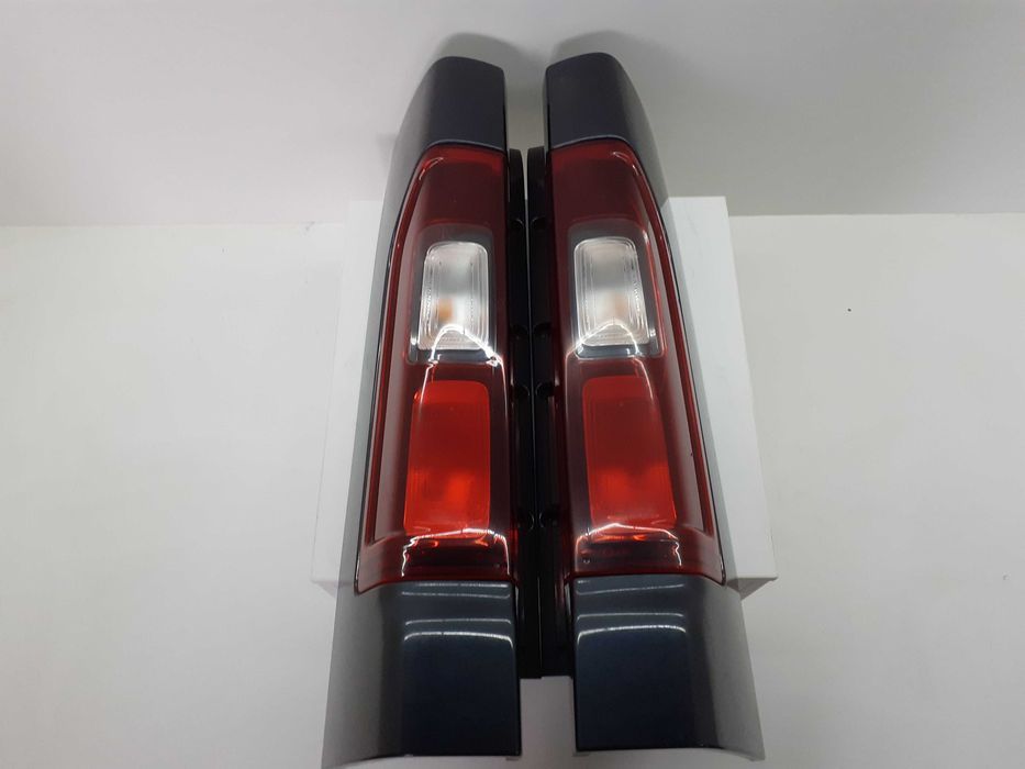 Lampy tylne Klapa Renault Trafic Opel Vivaro - Różne Kolory