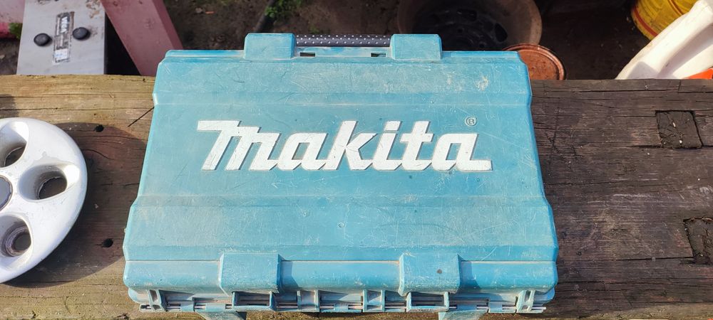 Продам гайковерт макіта 4000 гривень