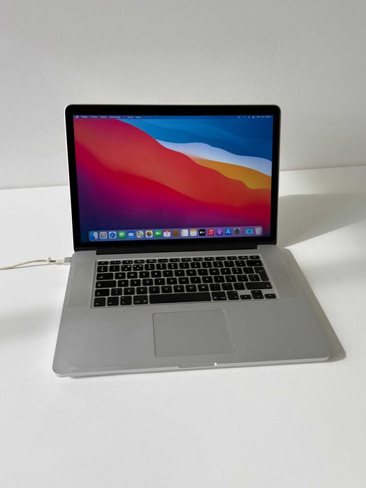 MacBook Pro Retina 15" Mid 2014 i7 2.2GHz 16GB + Carregador + Mala + Rato